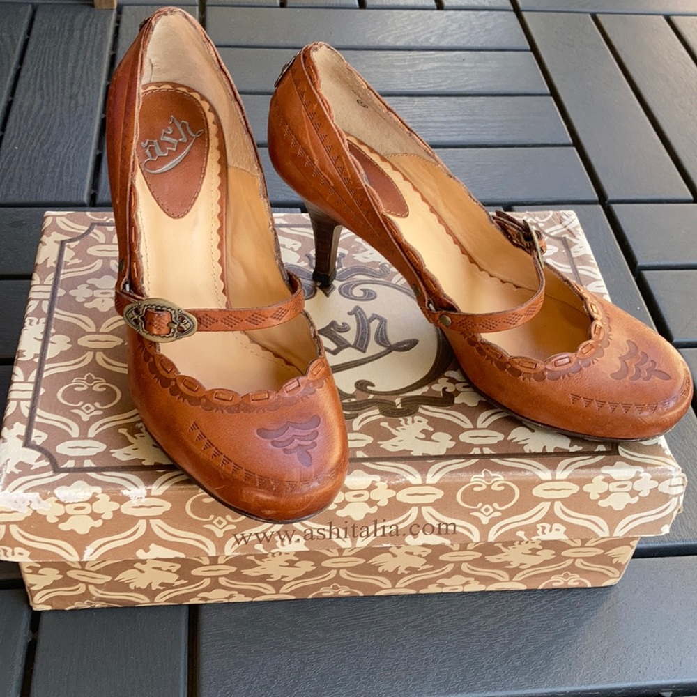 Ash heels size 35